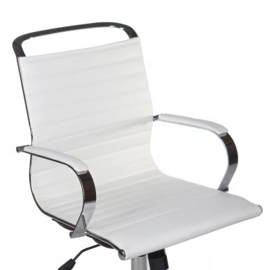 Офисное кресло на колесах CorpoComfort OF-600 White 2